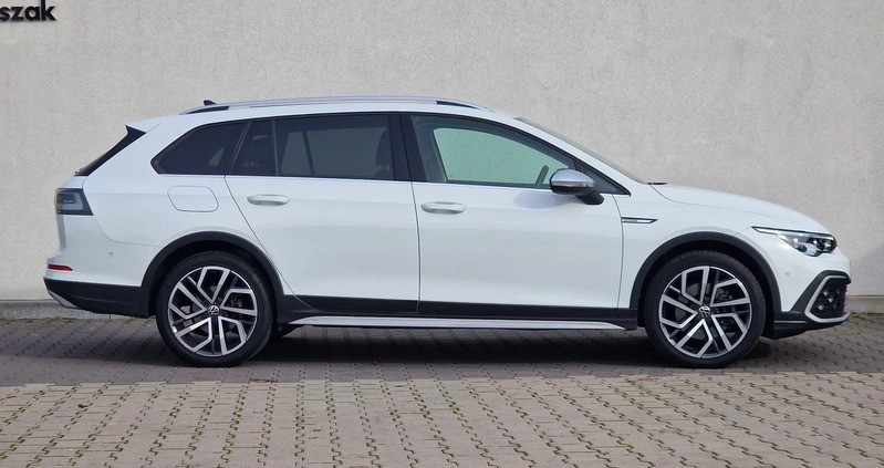 Volkswagen Golf cena 154900 przebieg: 40628, rok produkcji 2021 z Brzozów małe 667